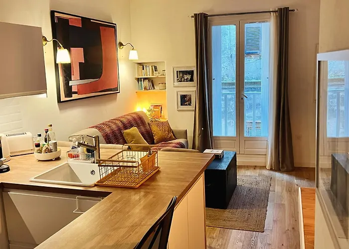 Joyau Au Coeur De La Vieille De Bonifacio (Corsica)